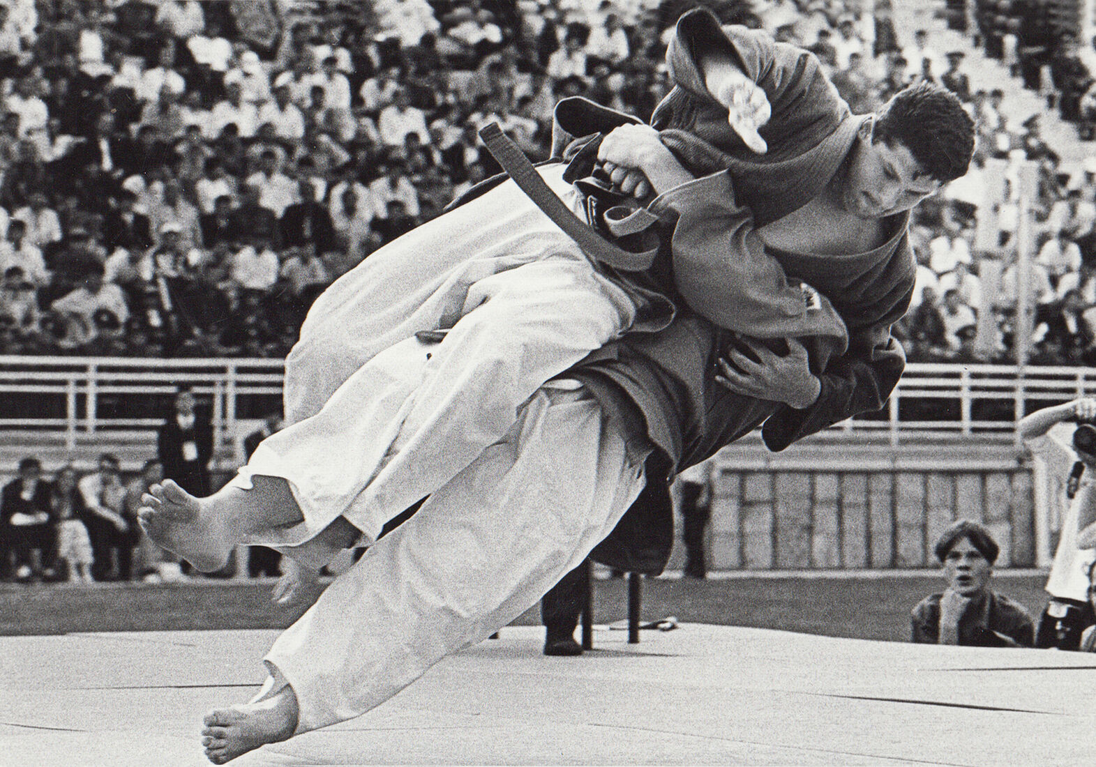 Кураш — вид национальной борьбы на поясах, традиционный у тюркских народов.